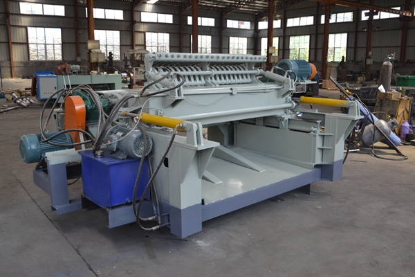 4 feet Log debarking and rounding machinery