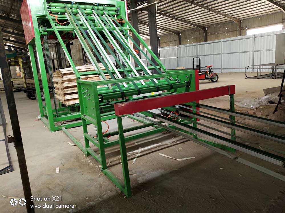 Plywood machine manufacturer continue to improve customer service