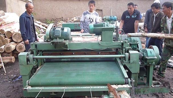 Maintenance place of card free rotary cutting machine