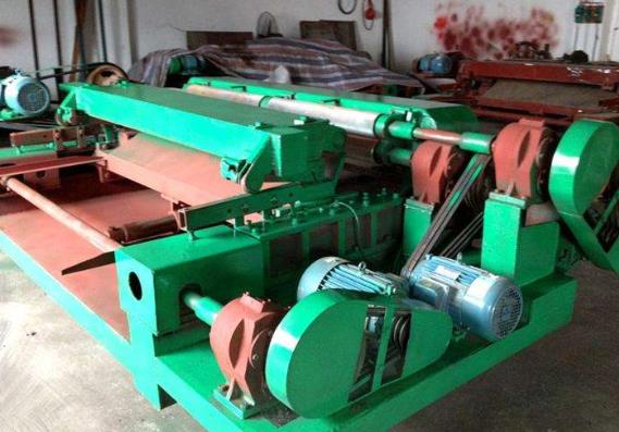 Key points of blade adjustment introduced by veneer peeling machine manufacturer